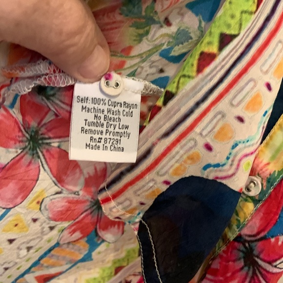 Colorful Women’s Johnny Was Rayon Short Sleeved Shirt Sz m - Picture 8 of 8